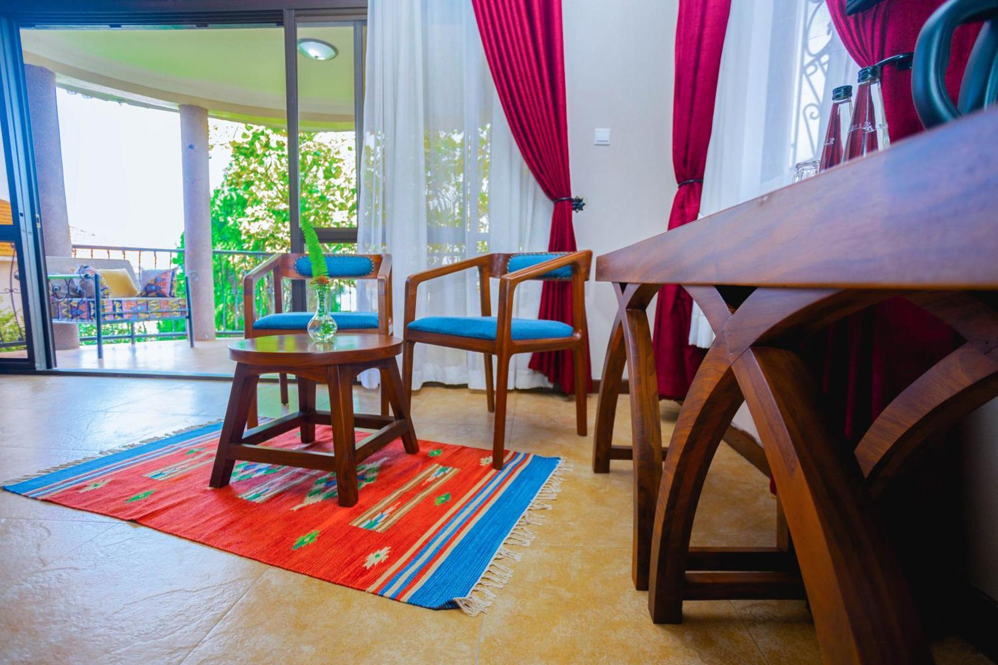 Gazelle Guest House 坎帕拉 外观 照片